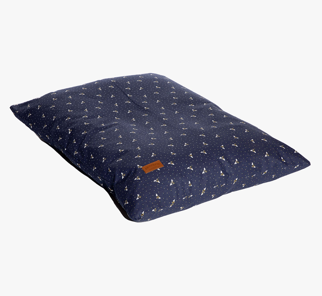 FatFace Spotty Bees Deep Duvet: American Eskimo Dog Bed full view